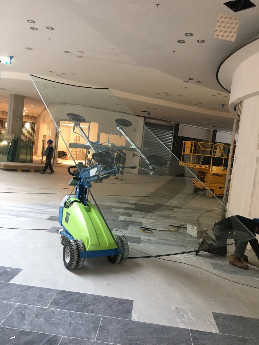 Zasteklevanje z robotom Winlet 350