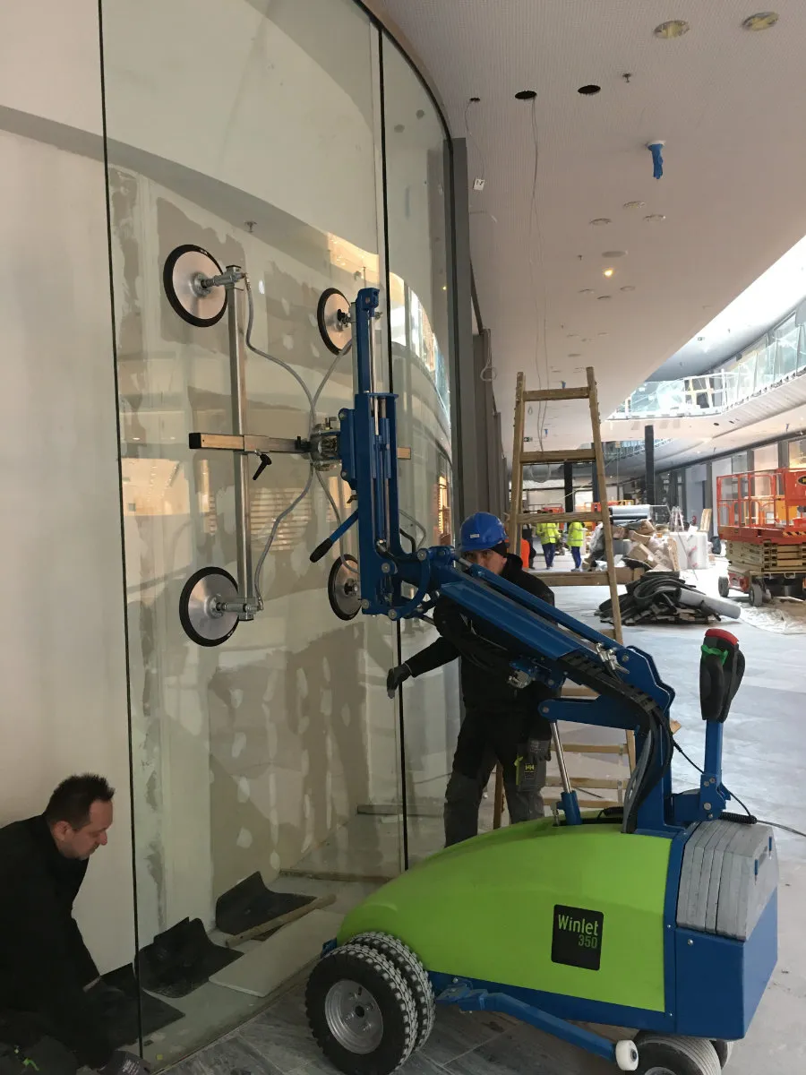 Zasteklevanje z robotom Winlet 350